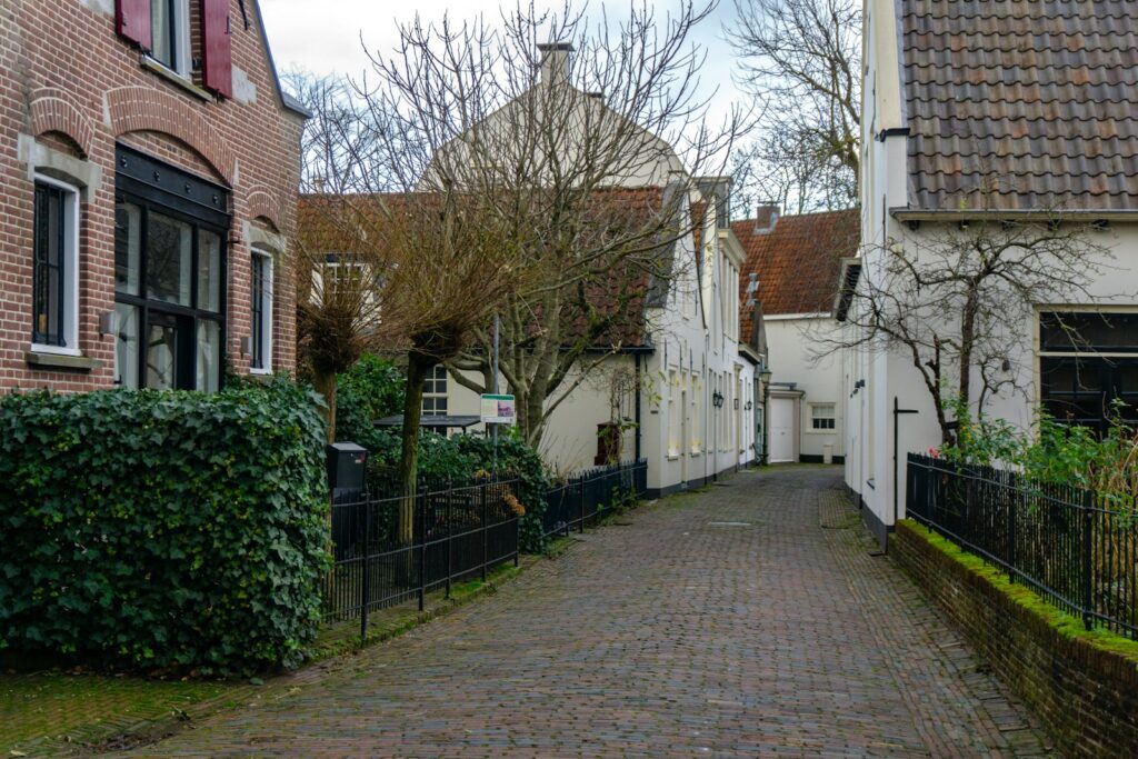 Yoga in Noord-Holland: Ontspanning en Balans in een Veelzijdige Regio